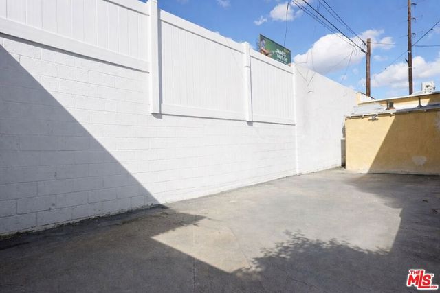 7703 N Hollywood Way, Burbank, CA 91505
