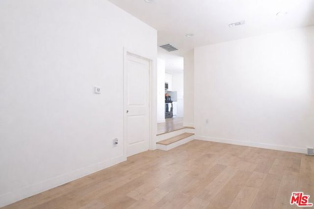 7703 N Hollywood Way, Burbank, CA 91505