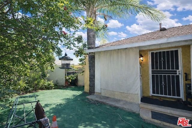 7703 N Hollywood Way, Burbank, CA 91505