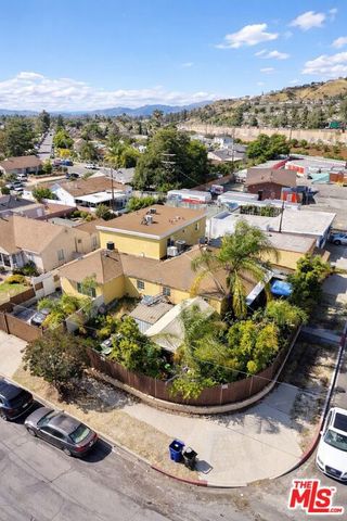 7703 N Hollywood Way, Burbank, CA 91505