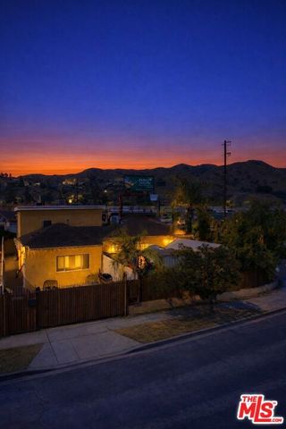7703 N Hollywood Way, Burbank, CA 91505