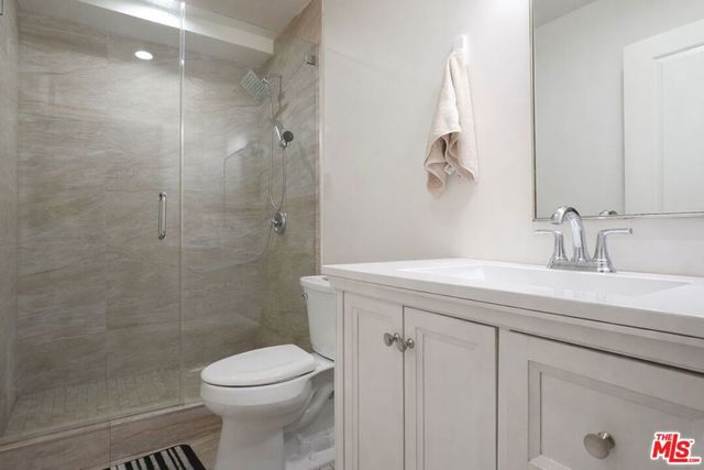 7703 N Hollywood Way, Burbank, CA 91505