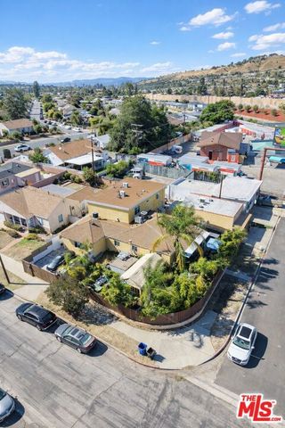 7703 N Hollywood Way, Burbank, CA 91505