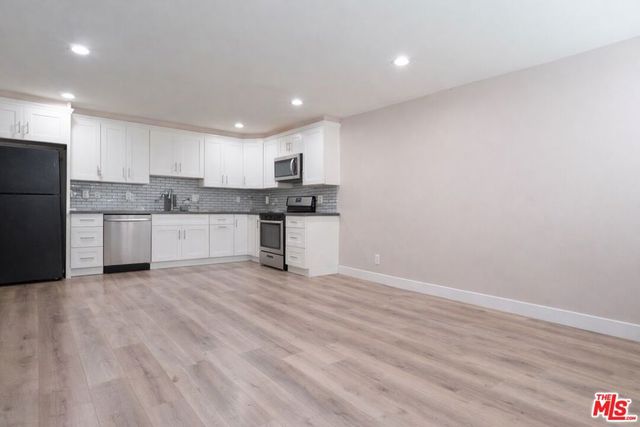 7703 N Hollywood Way, Burbank, CA 91505