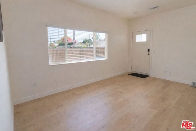 7703 N Hollywood Way, Burbank, CA 91505