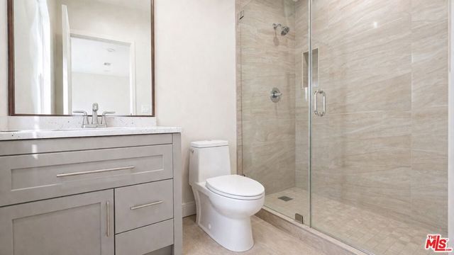 7703 N Hollywood Way, Burbank, CA 91505