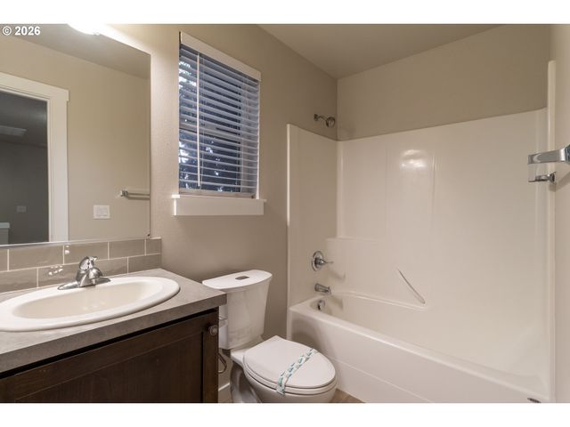 2917 FRUIT VALLEY Rd, Vancouver, WA 98660