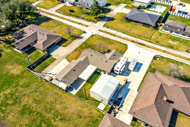 300 Estate Dr, Houma, LA 70364