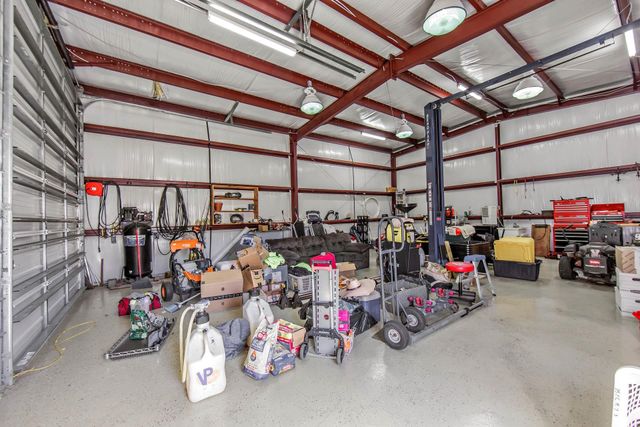 300 Estate Dr, Houma, LA 70364