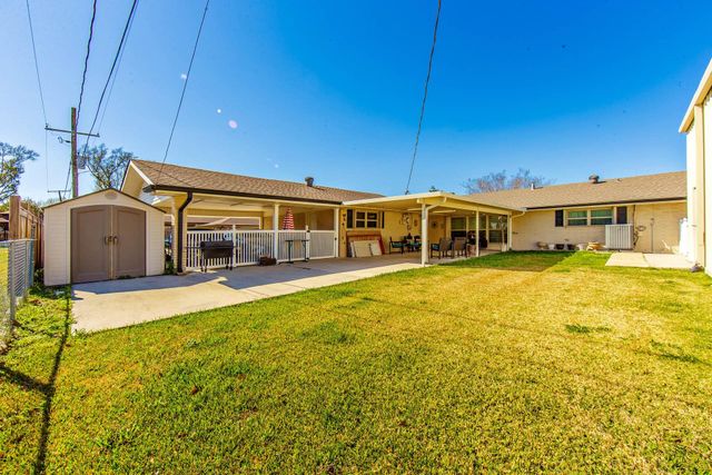 300 Estate Dr, Houma, LA 70364