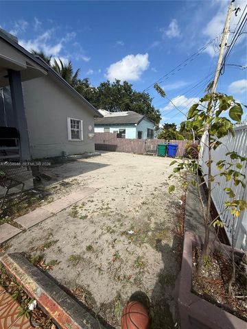 1143 NW 27th St, Miami, FL 33127