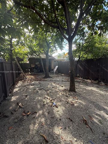 1143 NW 27th St, Miami, FL 33127