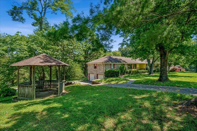 305 Tanglewood Dr, Mount Juliet, TN 37122