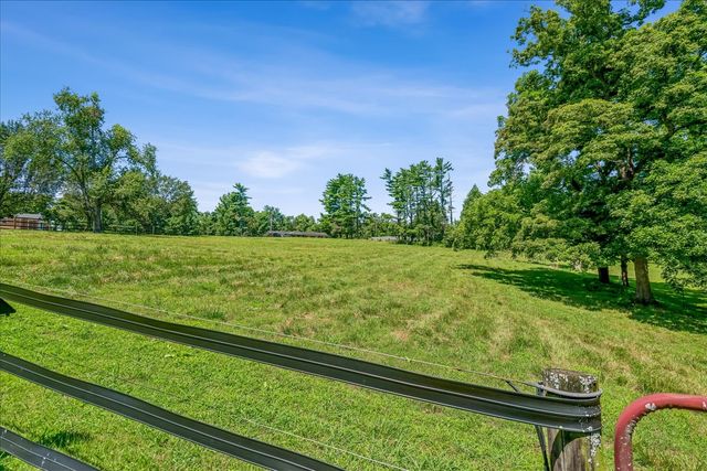 305 Tanglewood Dr, Mount Juliet, TN 37122