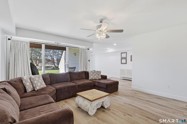 814 Popes Island Road 814, Milford, CT 06461