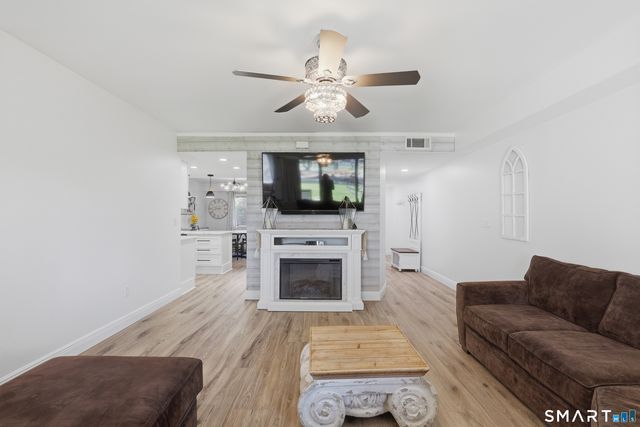 814 Popes Island Road 814, Milford, CT 06461