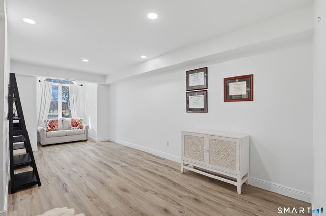 814 Popes Island Road 814, Milford, CT 06461