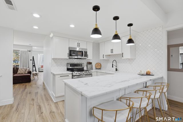 814 Popes Island Road 814, Milford, CT 06461