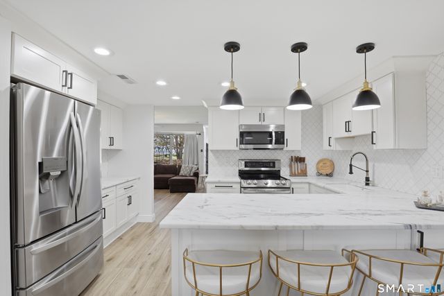 814 Popes Island Road 814, Milford, CT 06461