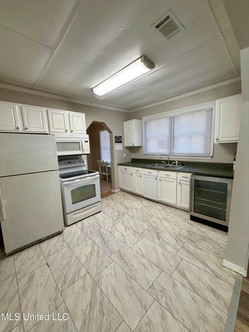 5018 Arthur Street, Moss Point, MS 39563