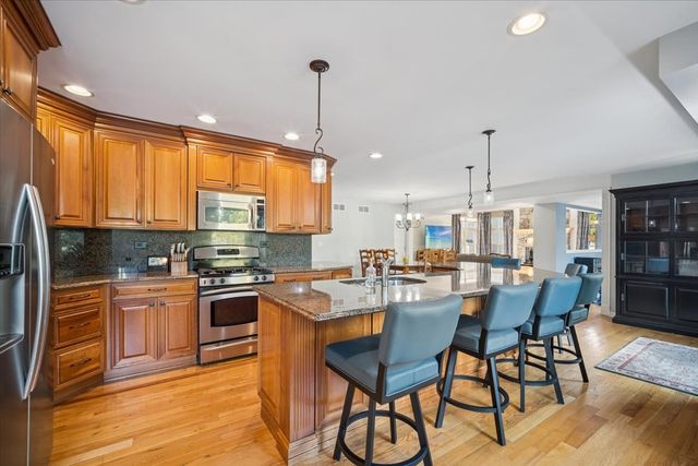 1354 Branden Court, Bartlett, IL 60103