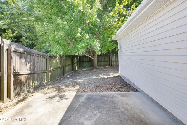 124 Crooked Run Drive, New Bern, NC 28560