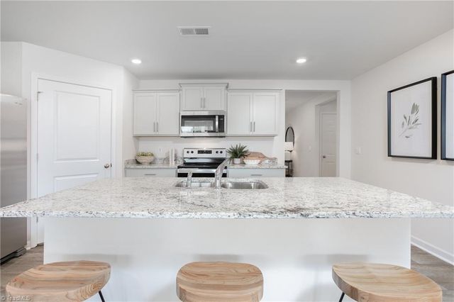 218 Prominent Drive, Lexington, NC 27292