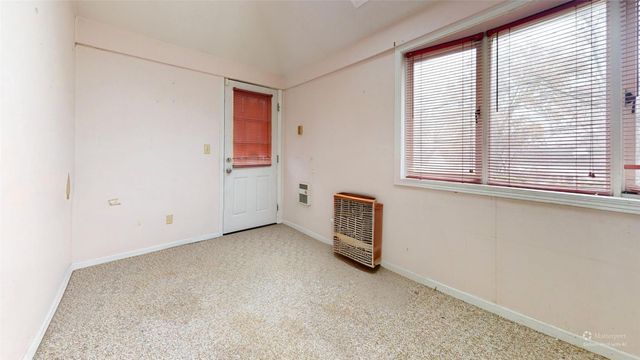 433 E Payton Avenue, Des Moines, IA 50315