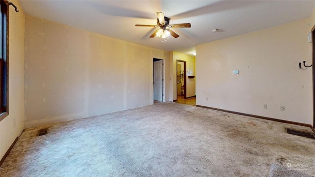 433 E Payton Avenue, Des Moines, IA 50315