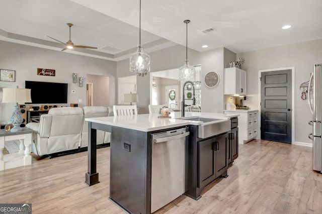 69 Al Roberts Road, Senoia, GA 30276