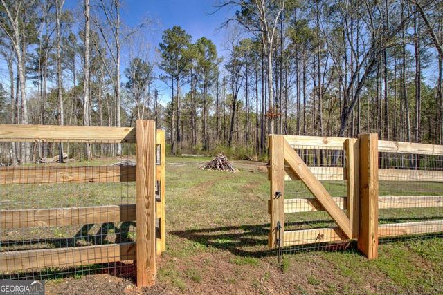 69 Al Roberts Road, Senoia, GA 30276