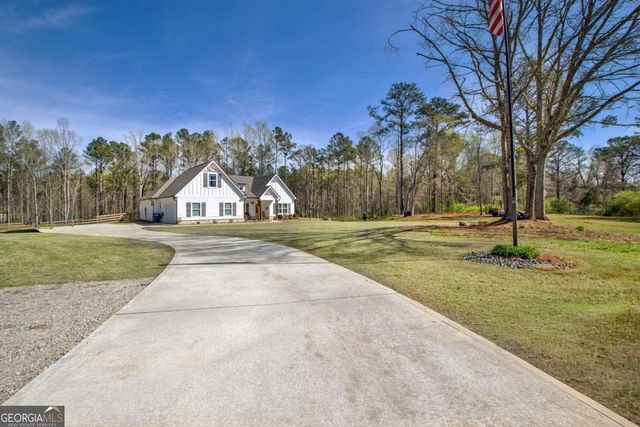 69 Al Roberts Road, Senoia, GA 30276