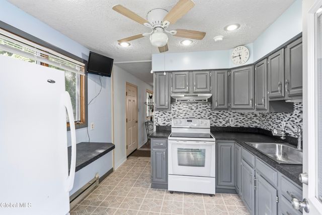 1054 Outer Drive, Rotterdam, NY 12303