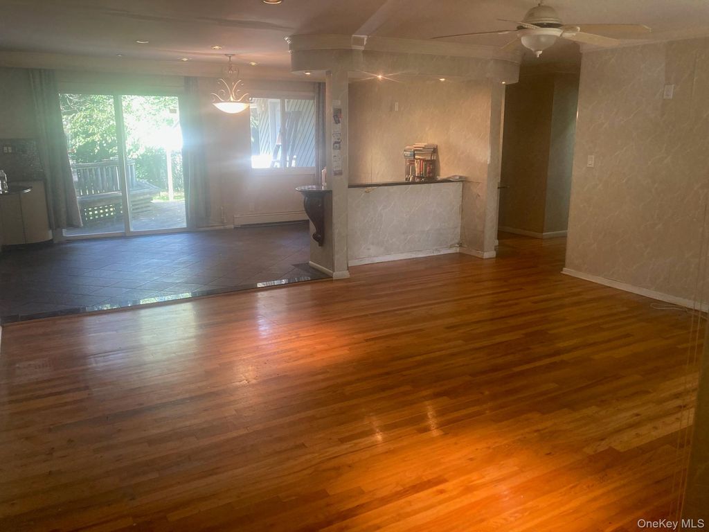 1375 Carole Court, Valley Stream, NY 11580 — photo 2