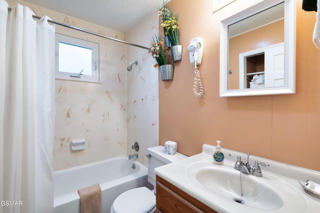 1480 Zurich Road, Gatlinburg, TN 37738