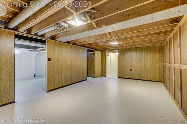 27605 Lyndon Street, Livonia, MI 48154