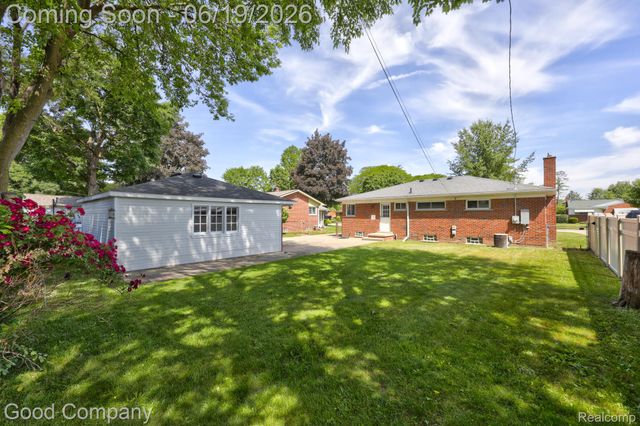 27605 Lyndon Street, Livonia, MI 48154