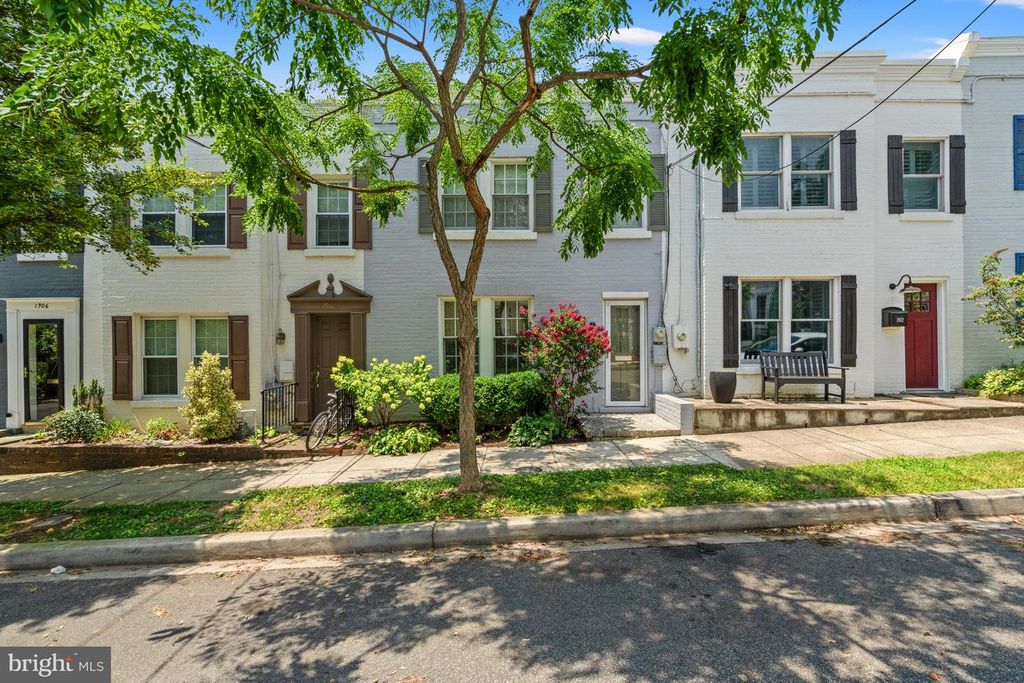 1910 35TH PL NW, Washington, DC 20007