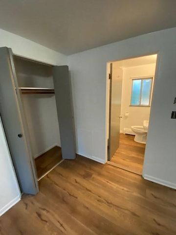 220 W Mosley Street, Ann Arbor, MI 48103