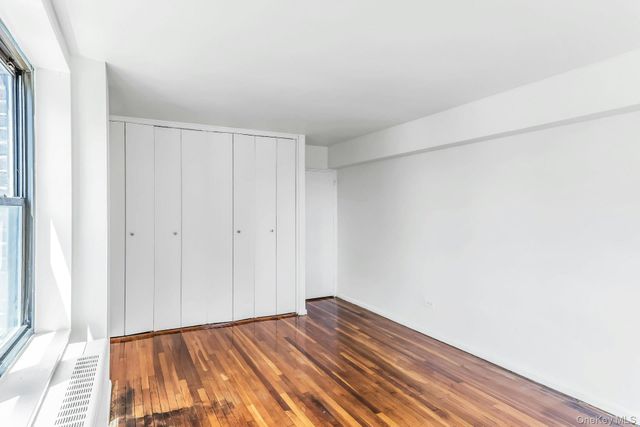209-39 23rd Avenue 3F, Bayside, NY 11360