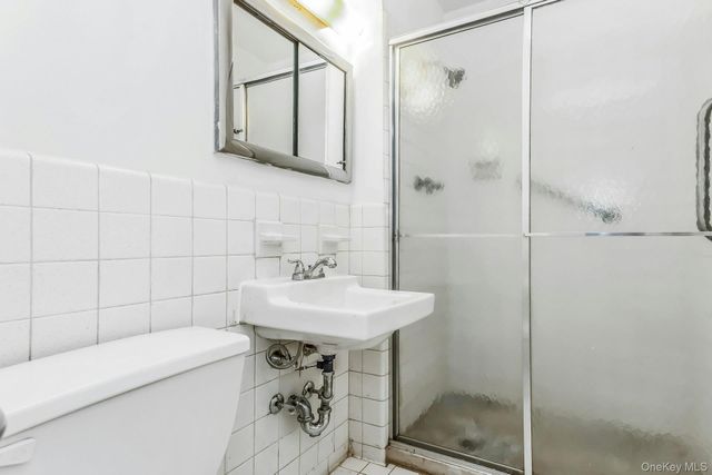 209-39 23rd Avenue 3F, Bayside, NY 11360