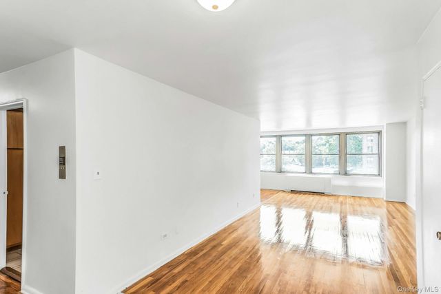 209-39 23rd Avenue 3F, Bayside, NY 11360
