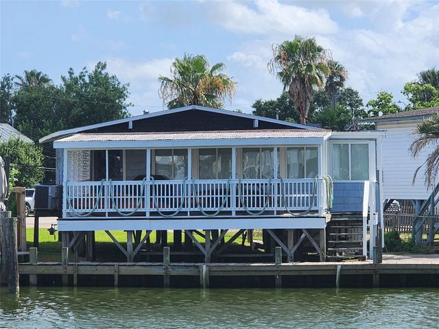 21 Tindel Street, Clear Lake Shores, TX 77565