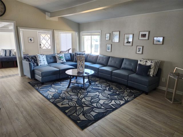 21 Tindel Street, Clear Lake Shores, TX 77565