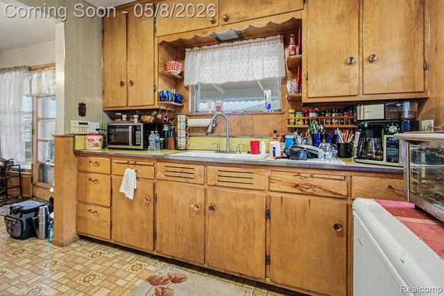 17751 Ruth Street, Melvindale, MI 48122