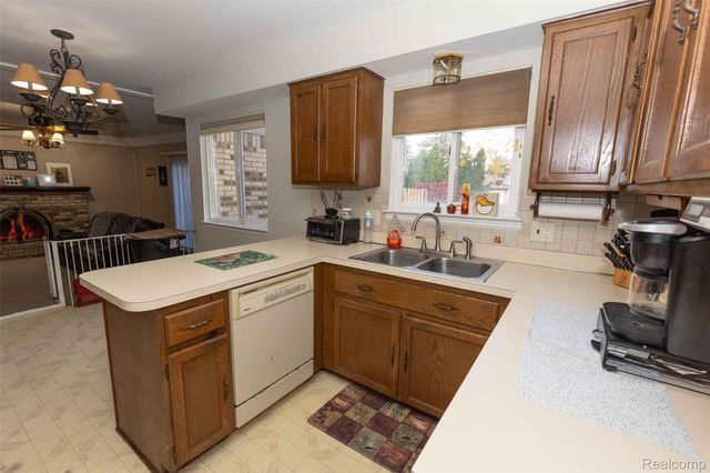 30988 Moroso Drive, Warren, MI 48088