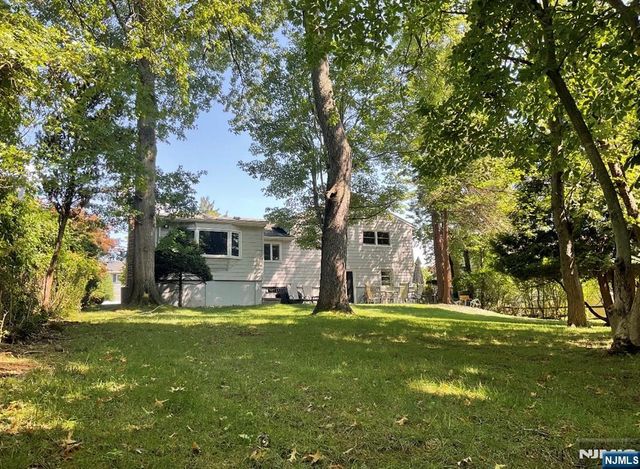 51 Earnshaw Place, Clifton, NJ 07013