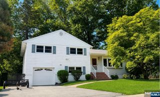 51 Earnshaw Place, Clifton, NJ 07013