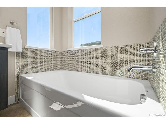 6753 Mariposa Ct, Denver, CO 80221