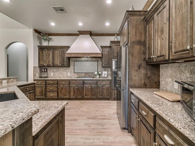 3209 Silvercliffe Court, Edmond, OK 73012